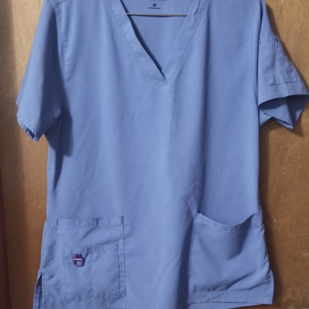 Scrub top